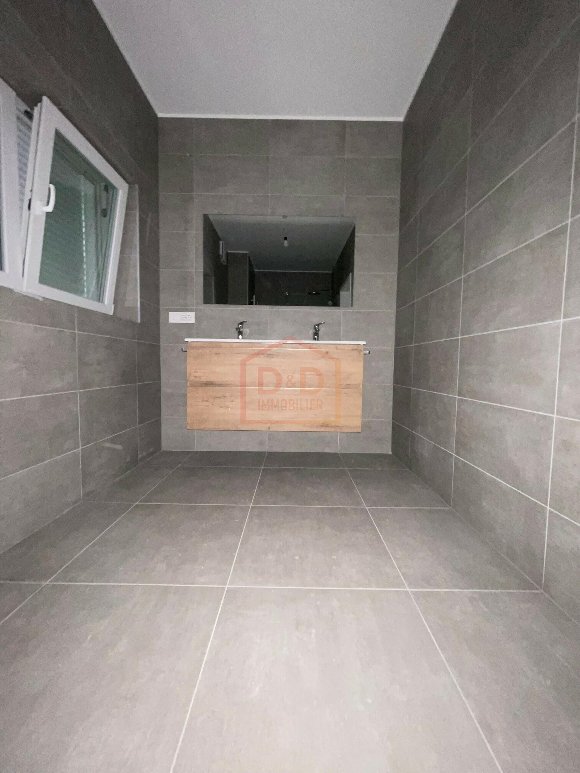 Appartement à Weidingen, 85 m², 2 chambres, 1 garage, 1 700 €/mois