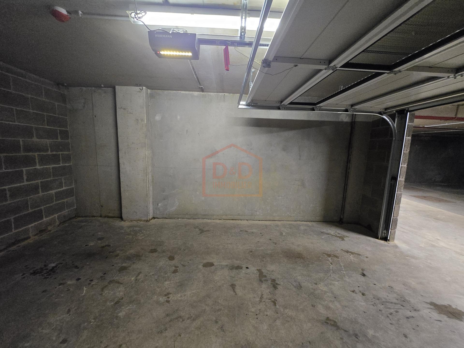 Garage à Luxembourg, 1 garage, 150 €/mois