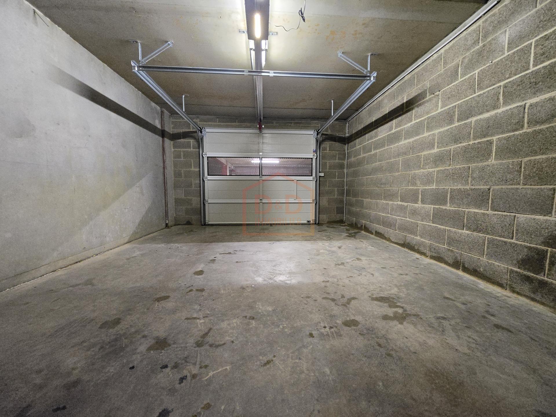 Garage à Luxembourg, 1 garage, 150 €/mois