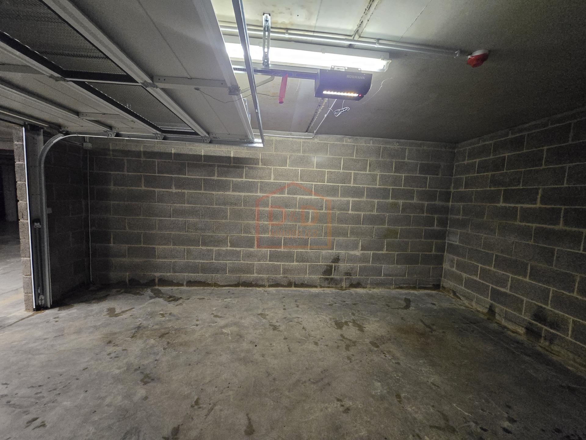Garage à Luxembourg, 1 garage, 150 €/mois